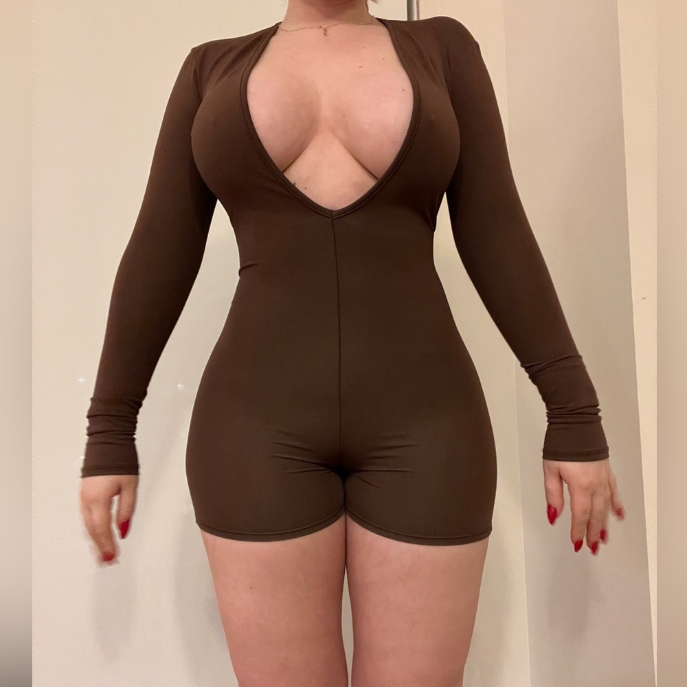 Brown long sleeve jumper